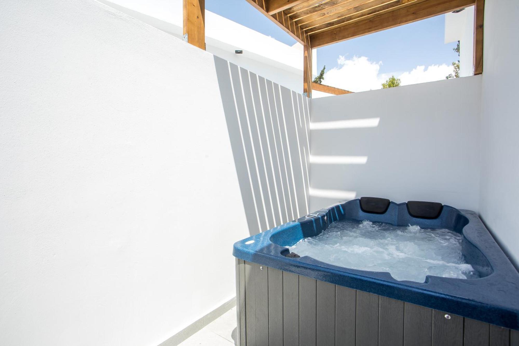 Calma Luxury Studios & Suites Faliraki Esterno foto