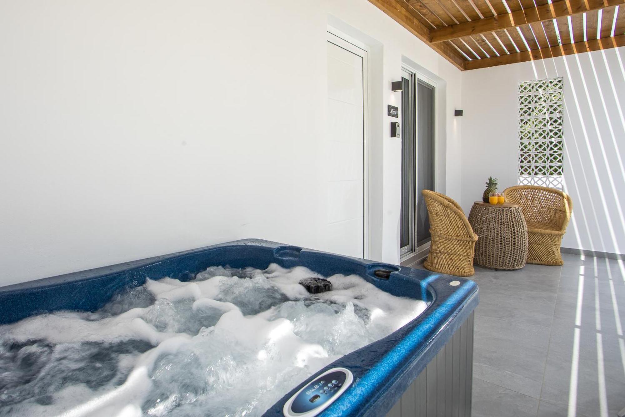 Calma Luxury Studios & Suites Faliraki Esterno foto