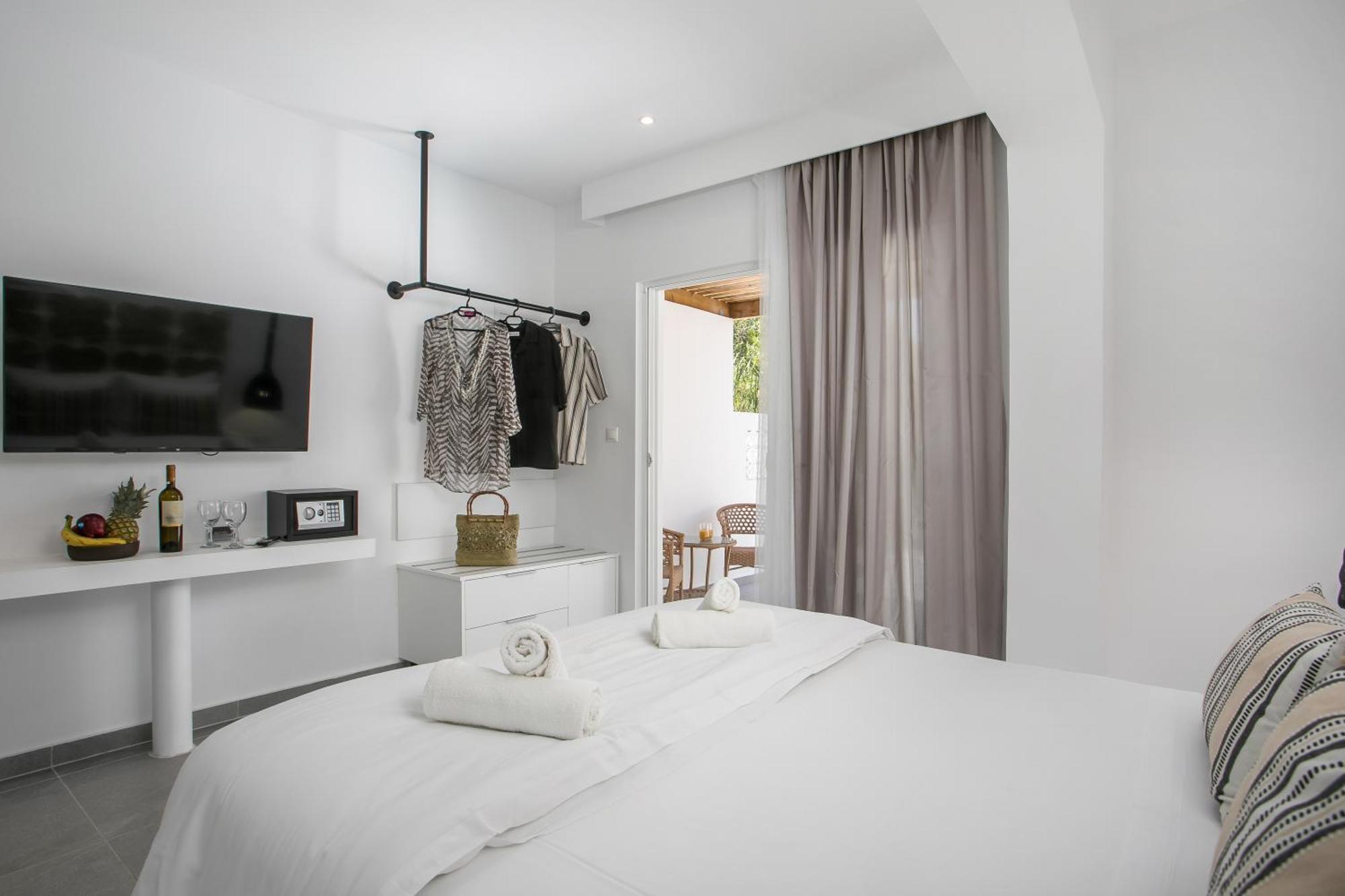 Calma Luxury Studios & Suites Faliraki Esterno foto