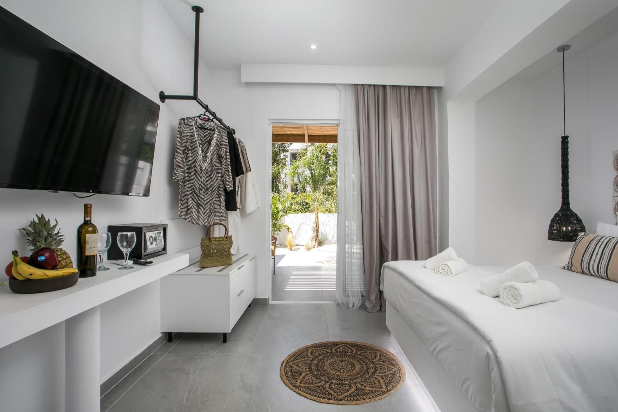Calma Luxury Studios & Suites Faliraki Esterno foto