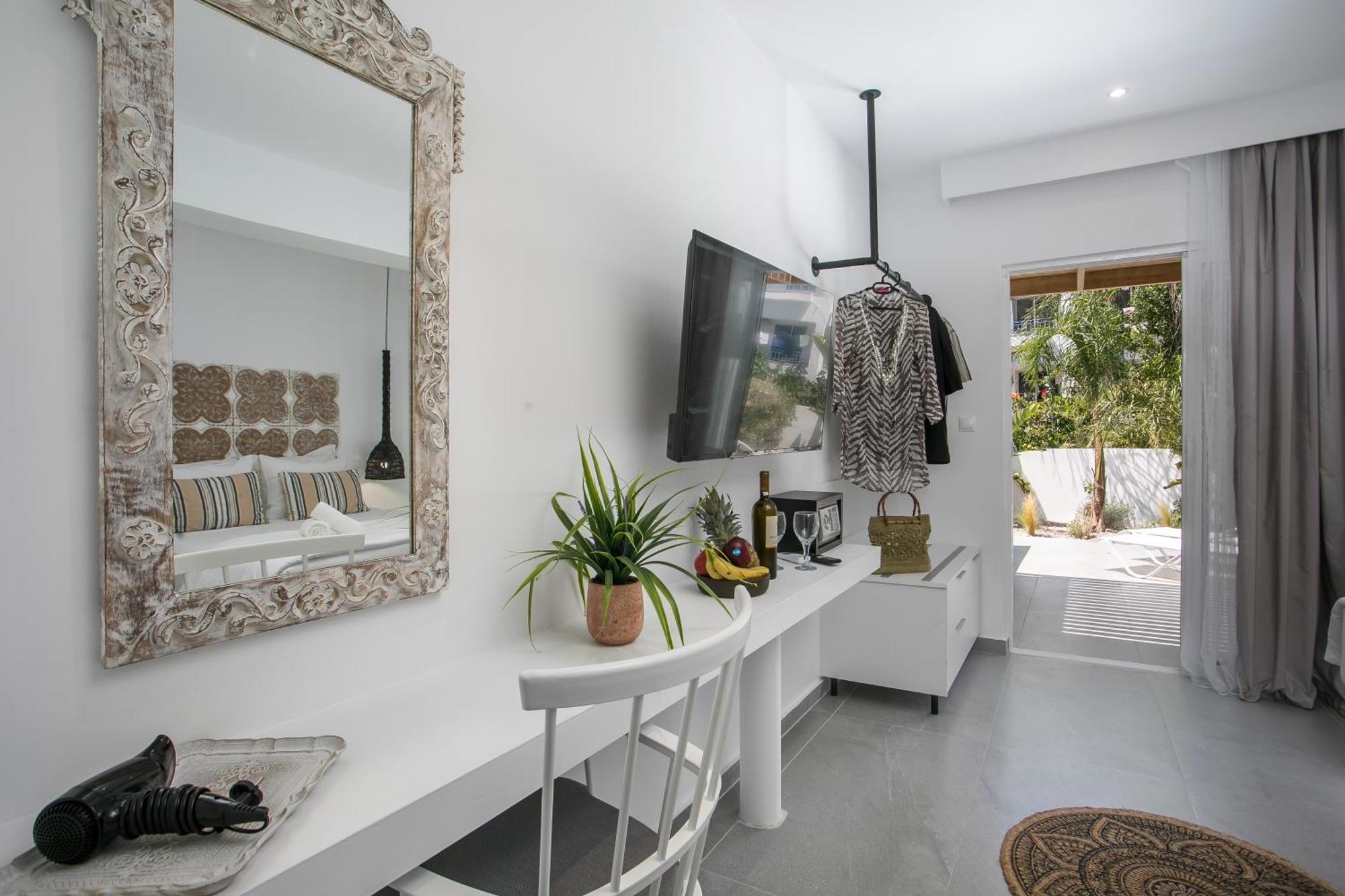 Calma Luxury Studios & Suites Faliraki Esterno foto