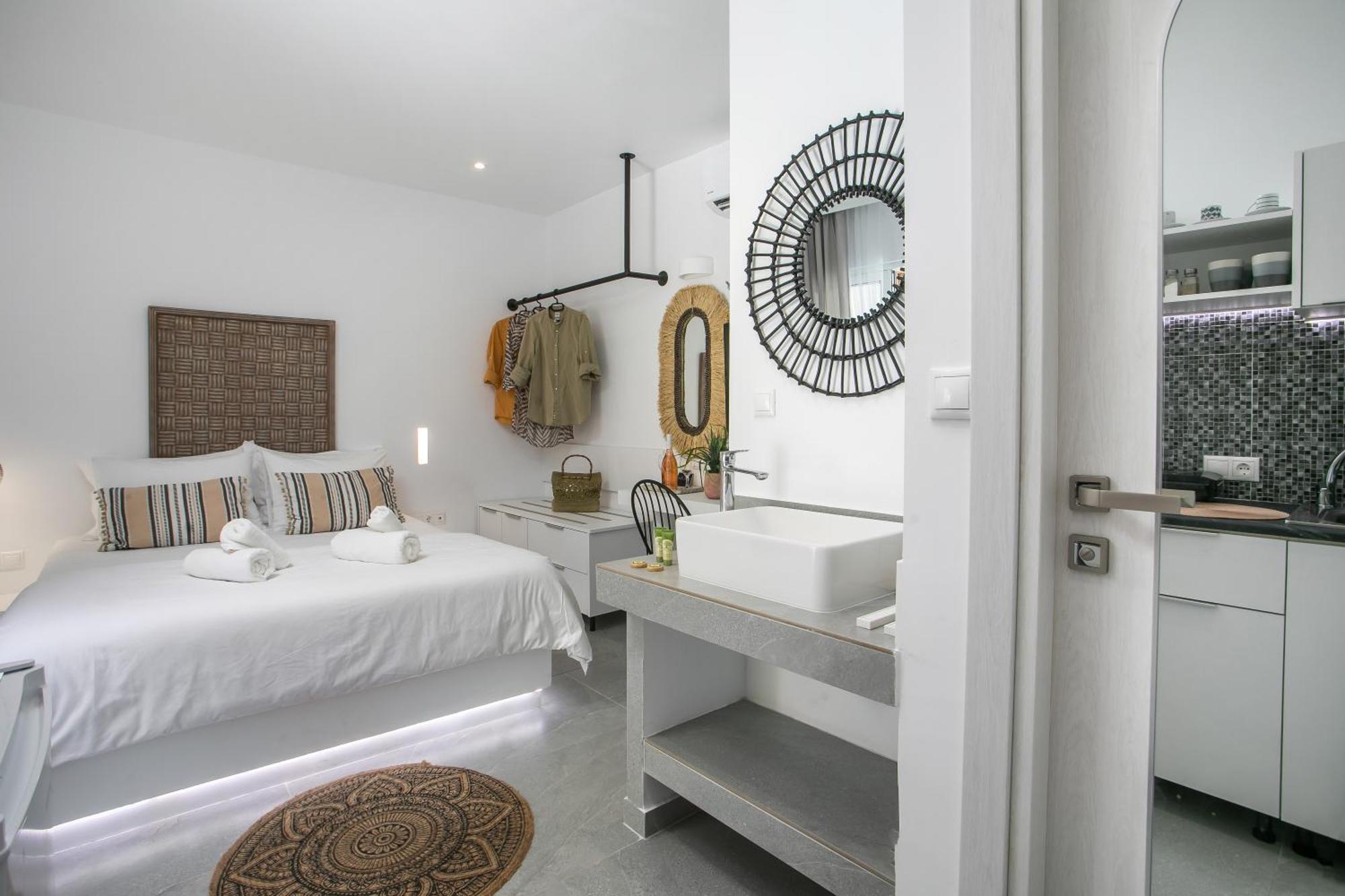Calma Luxury Studios & Suites Faliraki Esterno foto