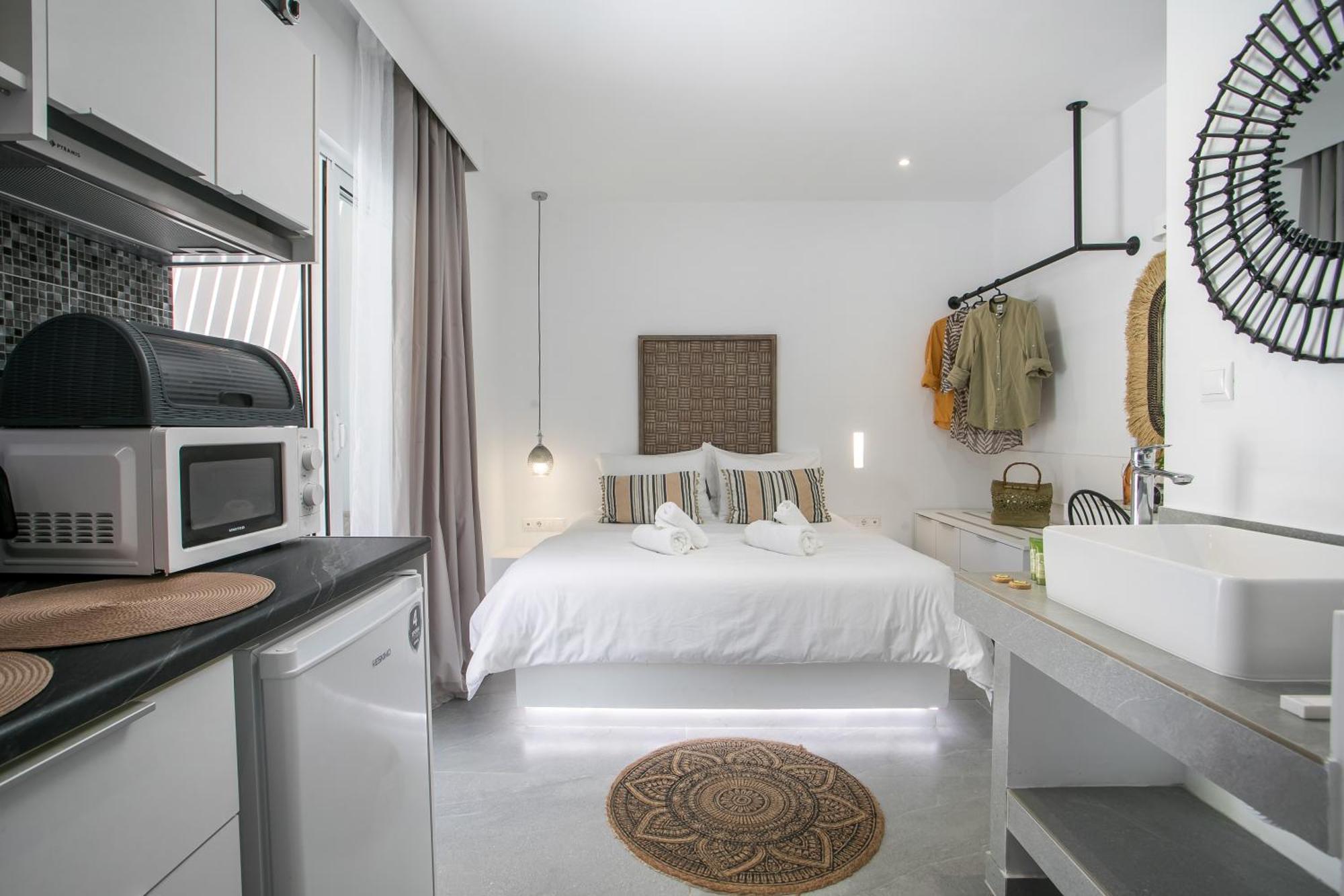 Calma Luxury Studios & Suites Faliraki Esterno foto